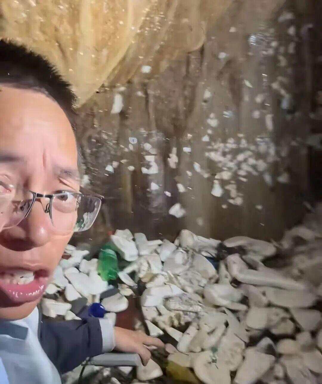 网友曝光溶洞垃圾成山、粪便满地<strong></p>
<p>柳工股票</strong>，“至少十层楼高”！官方通报