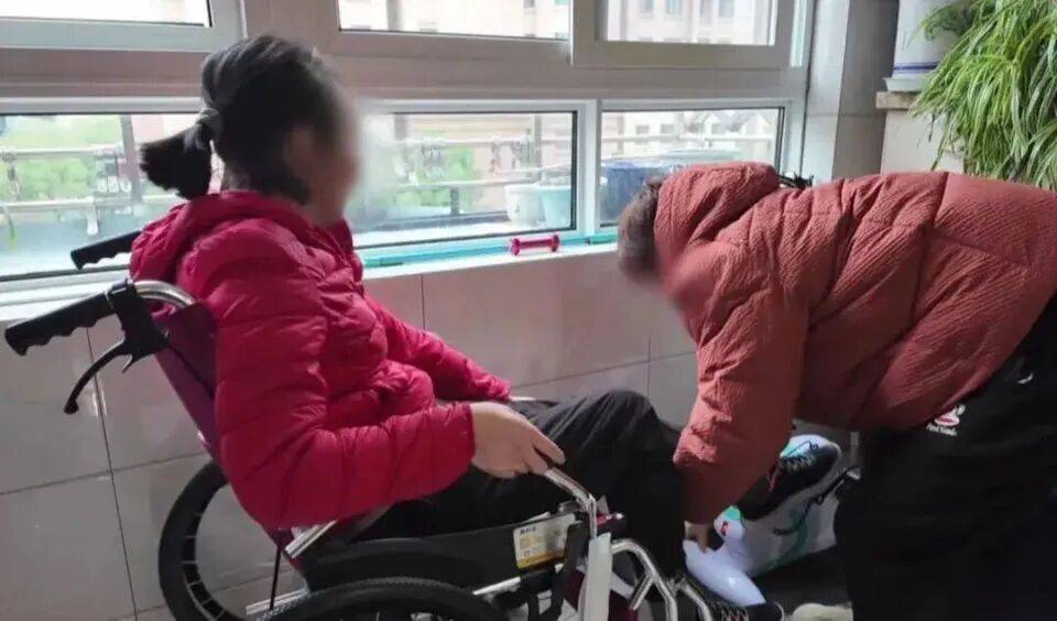 28岁妻子突发罕见病全身瘫痪<strong></p>
<p>内蒙华电股票</strong>，丈夫哄骗卖婚房携款失踪，检方强势介入