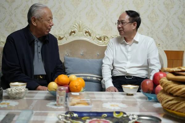 重庆市潼南区委书记文天平调任吐鲁番<strong></p>
<p>内蒙华电股票</strong>，多人跨省联动调整