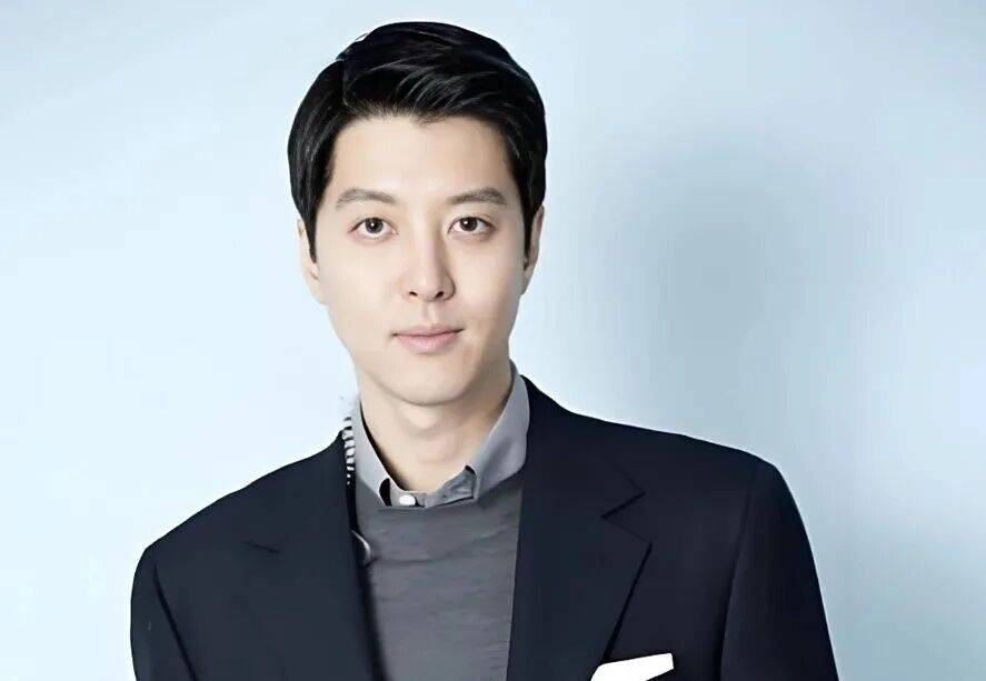 知名男演员自曝患罕见病<strong></p>
<p>粤传媒股票</strong>，“连呼吸都痛”