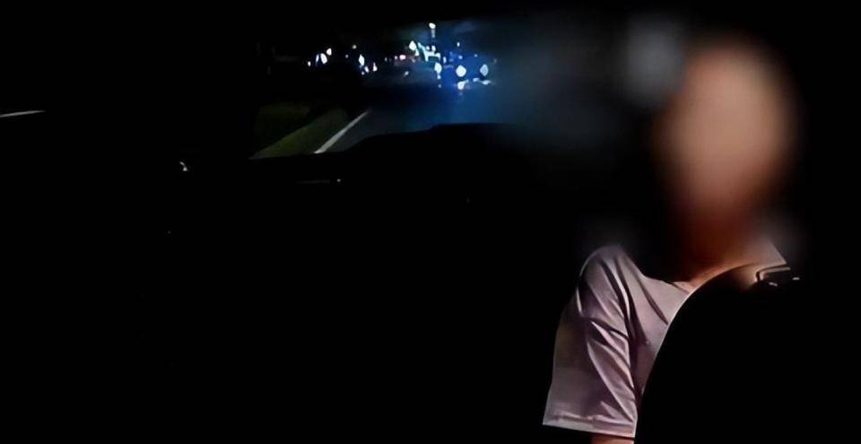 女子打车不给高速过路费<strong></p>
<p>三博脑科股票</strong>，扬言“没钱我不给，有钱我也不给” ！司机将其送回起点