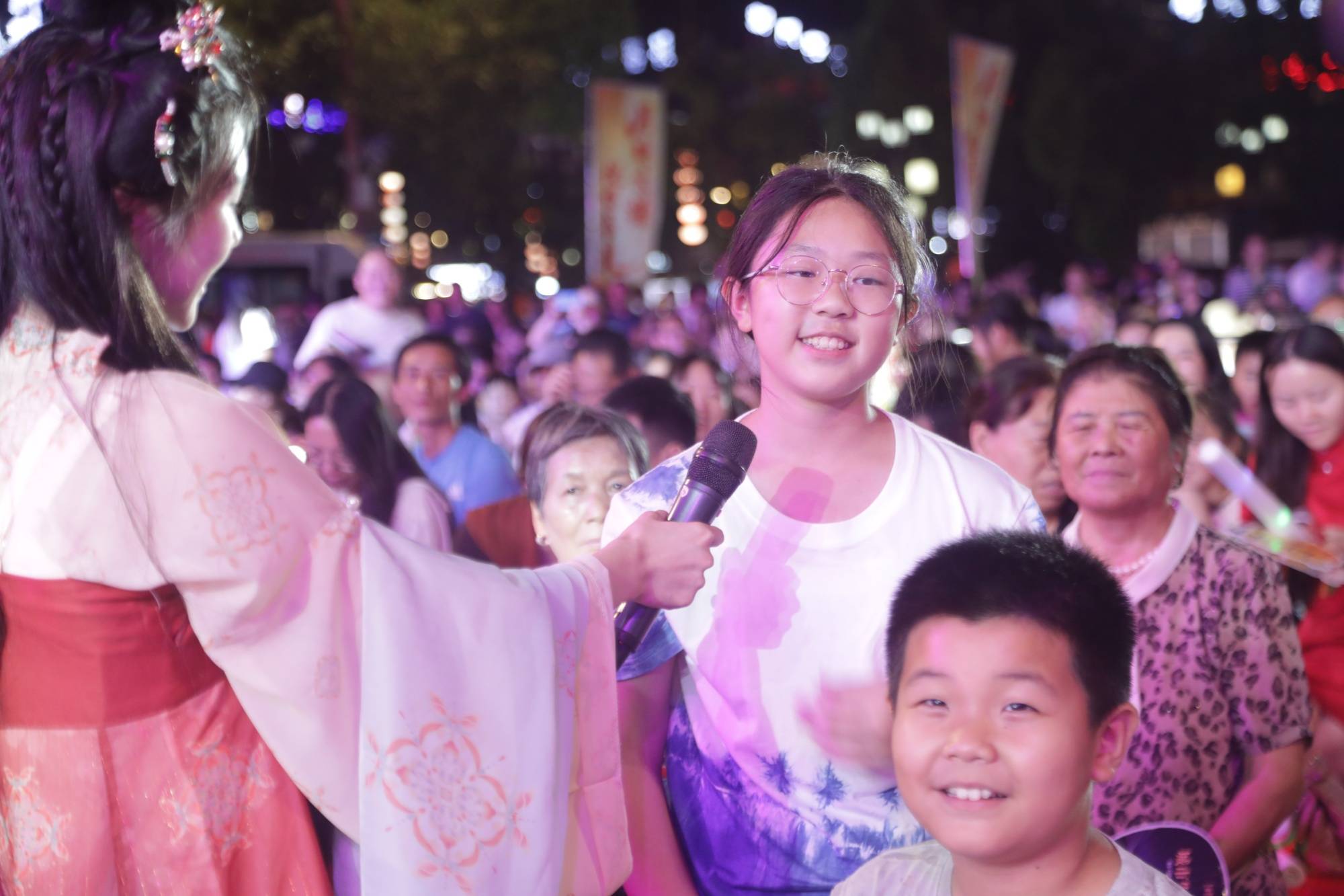 月映火塘 悦唱荔波<strong></p>
<p>三博脑科股票</strong>！这场中秋音乐晚会点燃团圆夜