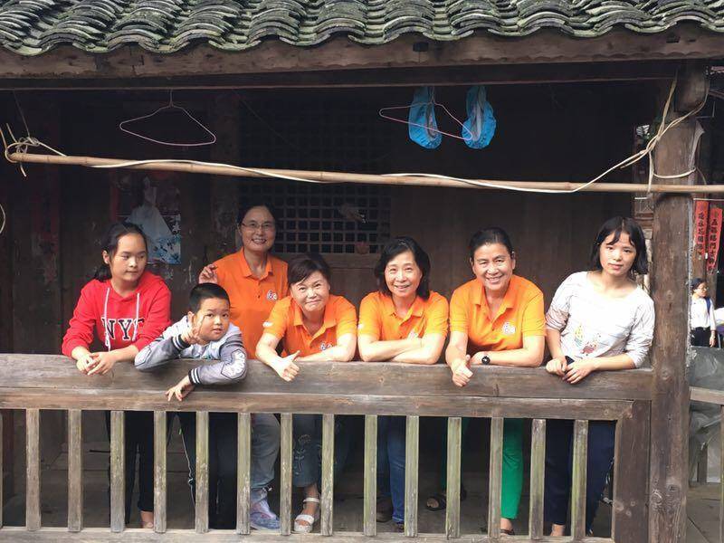 那个让老师骄傲的“调皮”班级!30年同学聚会<strong></p>
<p>上工申贝股票</strong>,还伴有一封来自贵州的感谢信