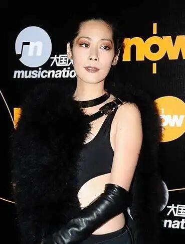 关淑怡病危:有一种叛逆<strong></p>
<p>荣盛发展股票</strong>,叫关淑怡