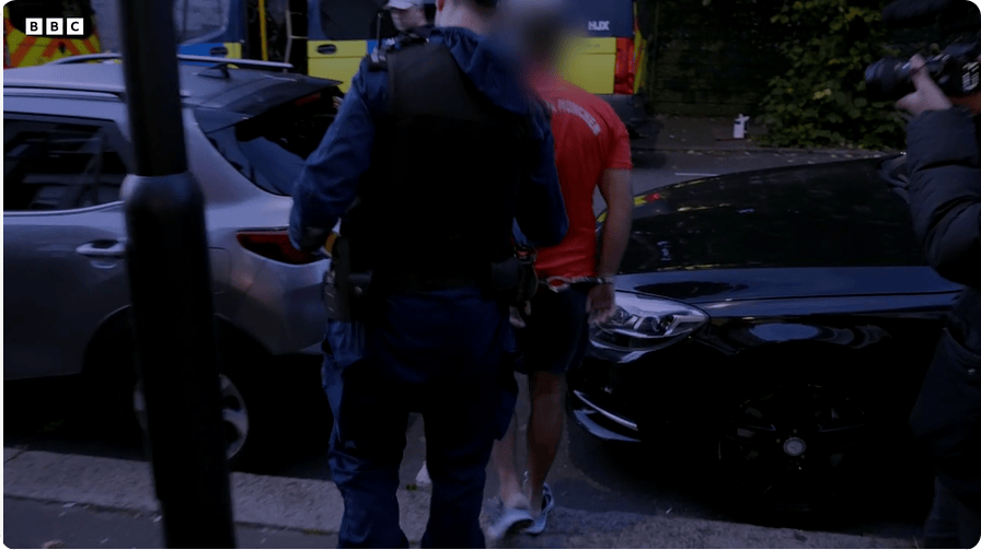 凯特患癌竟因辉瑞疫苗?伦敦4万被盗手机直飞香港<strong></p>
<p>荣盛发展股票</strong>,比贩毒暴利产业链曝光…