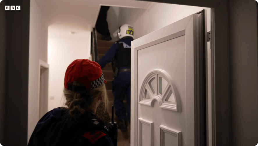 凯特患癌竟因辉瑞疫苗?伦敦4万被盗手机直飞香港<strong></p>
<p>荣盛发展股票</strong>,比贩毒暴利产业链曝光…