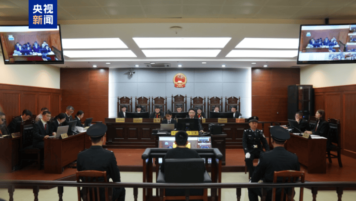 “司机泄愤撞死一家三口”<strong></p>
<p>广联达股票</strong>,逝者家属最新发声