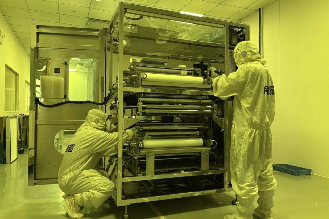 小巨人|思沃:你给手机贴膜<strong></p>
<p>广联达股票</strong>,我给芯片“穿衣”