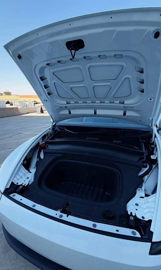 将特斯拉砍成“铁皮房”的<strong></p>
<p>广联达股票</strong>,是马斯克新的万亿对赌协议