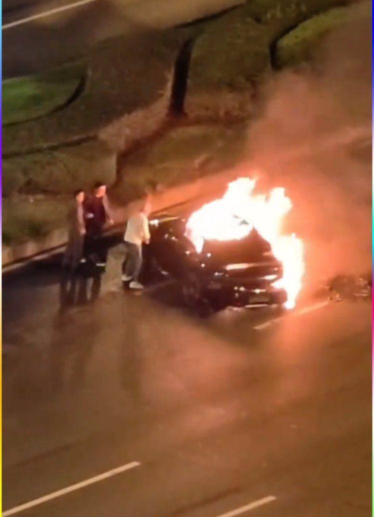 成都发生一起严重交通事故<strong></p>
<p>海南发展股票</strong>,上游新闻实地探访:燃烧留下的印记仍在