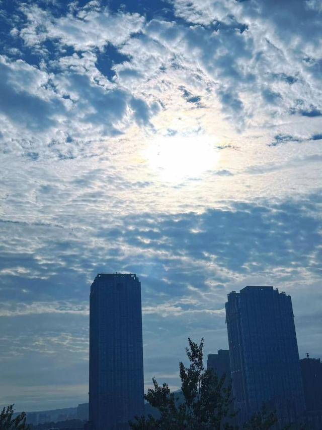 济南<strong></p>
<p>海南发展股票</strong>,转晴!山东,转晴!好久不见的太阳,来了!