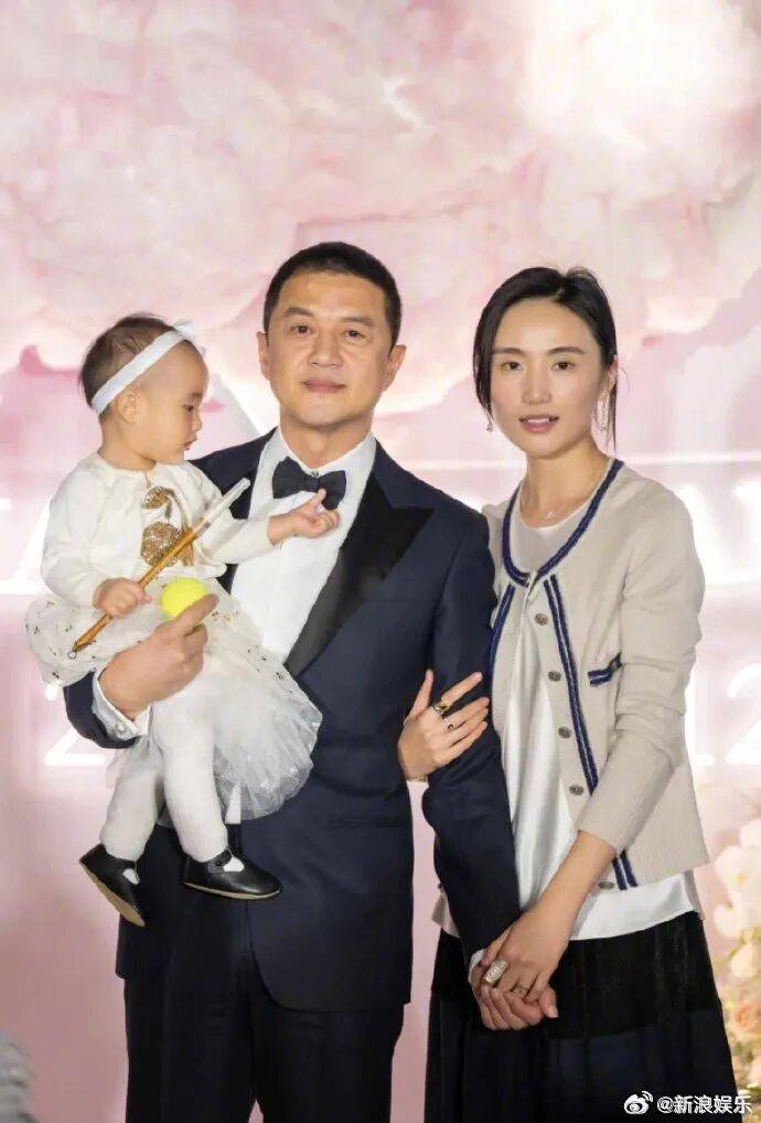 李亚鹏官宣与海哈金喜离婚:已经办理了离婚手续<strong></p>
<p>华英农业股票</strong>,孩子跟随母亲生活,由双方抚养