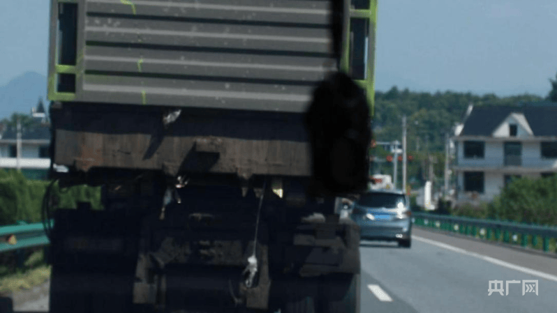 中央安全生产考核巡查组在江西玉山明查暗访发现:客运隐患突出<strong></p>
<p>华英农业股票</strong>,垃圾清运车问题频发