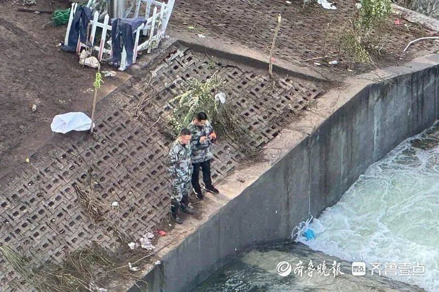 “鱼多得数不过来<strong></p>
<p>华英农业股票</strong>,一网子下去能捞好几条”济南锦绣川水库开闸放水,大量鲢鱼被冲出,工作人员:禁止捕捞!