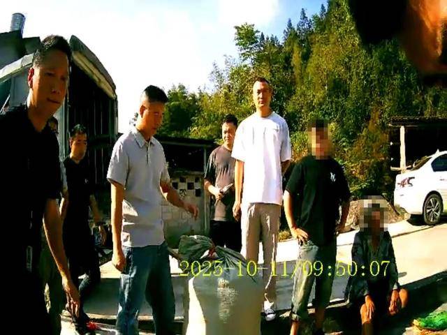 100斤玉米上秤秒变60斤?贵州一村民遭“鬼秤”骗粮!民警出手<strong></p>
<p>步步高股票</strong>,5人被拘