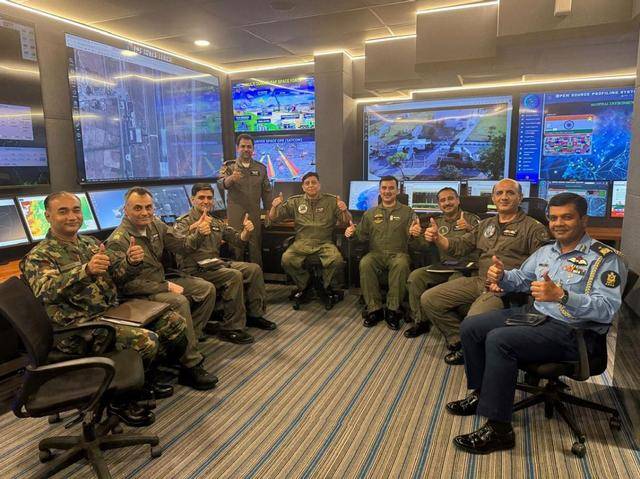 印尼豪掷90亿美元买歼-10<strong></p>
<p>步步高股票</strong>,不止看中战机,中械作战体系也来一套