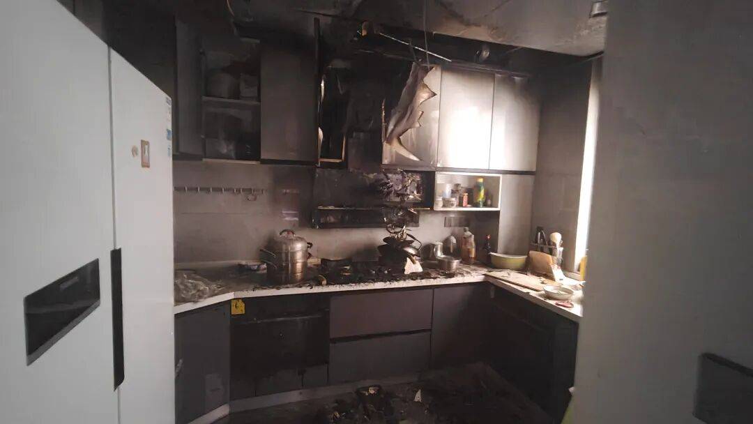 以案为鉴 | 家中起火前<strong></p>
<p>步步高股票</strong>,他们都曾接到一通电话……