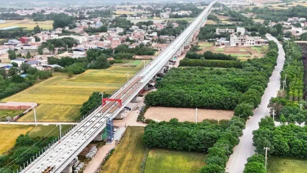 2.5小时到武汉<strong></p>
<p>国泰君安股票</strong>!这两条高铁线即将“牵手”