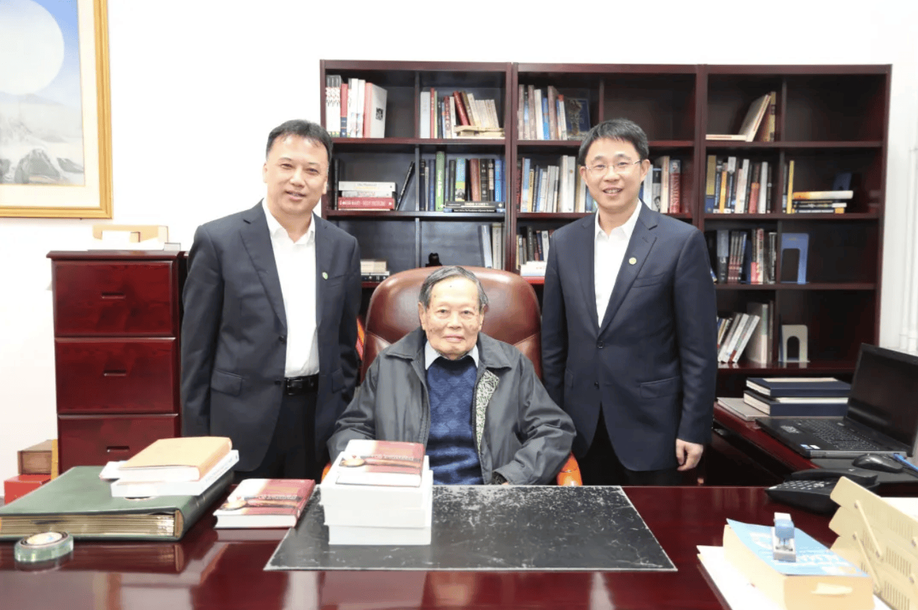 杨振宁为什么连续32年担任东莞理工学院名誉校长<strong></p>
<p>国泰君安股票</strong>?