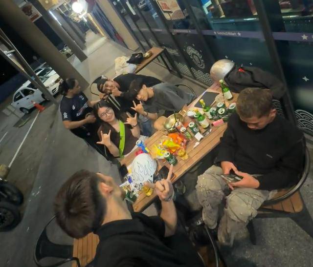 上海女生国外丢失手机<strong></p>
<p>海格通信股票</strong>,找回后发现多了两段视频,网友:结局意想不到……