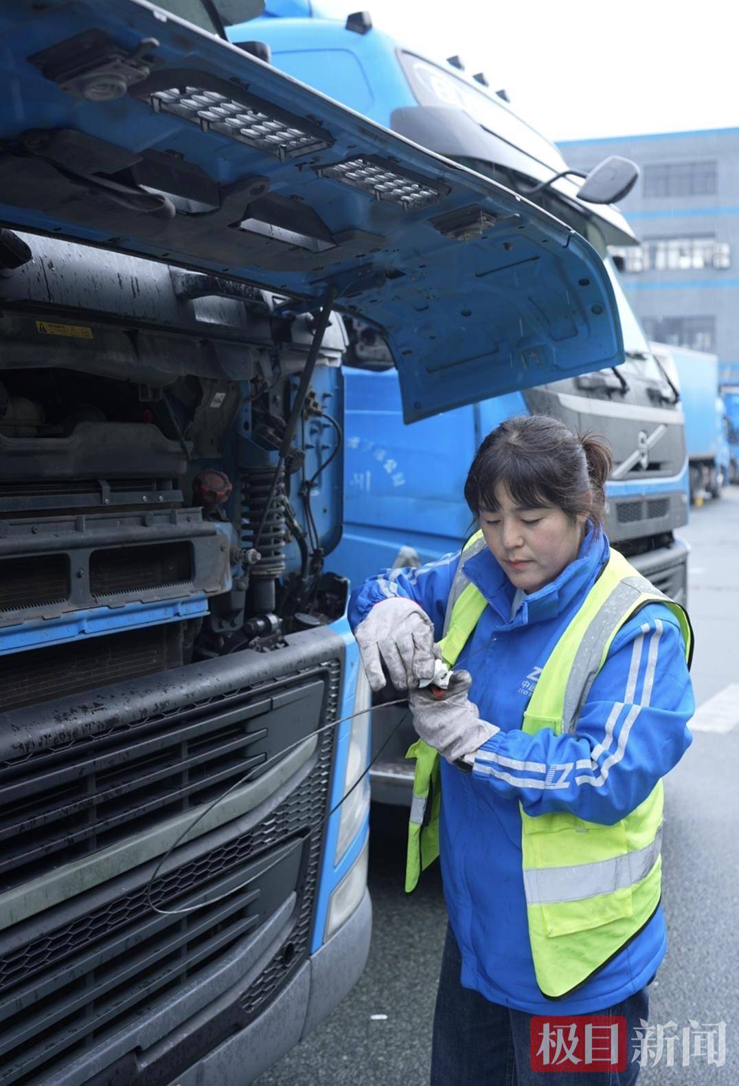 湖北90后姑娘驾驭21米重卡货车<strong></p>
<p>博通股票</strong>,3年多行驶里程相当于绕地球约10圈,始终保持零事故