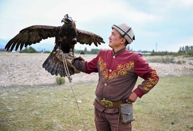 青年说 | 到中亚<strong></p>
<p>宝信软件股票</strong>,奔赴一场激动人心的“探秘”