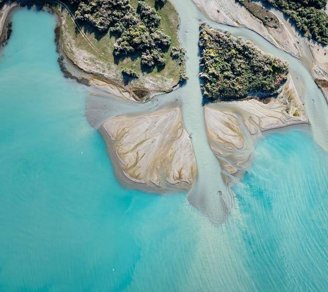 青年说 | 到中亚<strong></p>
<p>宝信软件股票</strong>,奔赴一场激动人心的“探秘”