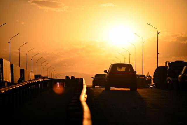 青年说 | 到中亚<strong></p>
<p>宝信软件股票</strong>,奔赴一场激动人心的“探秘”