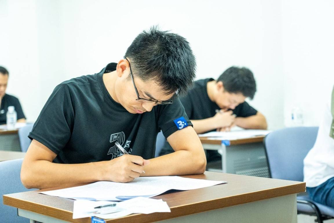 上海机器人系统运维选手集训有序推进<strong></p>
<p>宝信软件股票</strong>,“破阵”指日可待