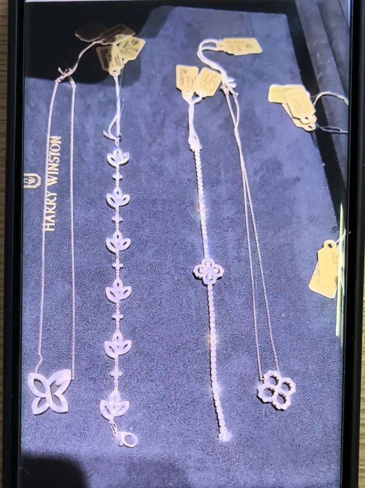 事发上海!女子崩溃“他昨晚还在我家吃饭”<strong></p>
<p>科伦药业股票</strong>,聊天记录曝光诈骗细节