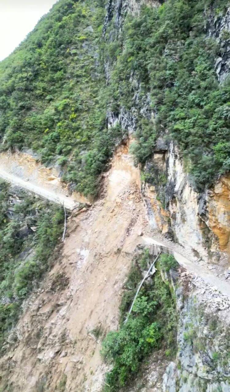 重庆网红“挂壁公路”垮塌<strong></p>
<p>欧菲光股票股吧</strong>,附近村民外出绕行已半月盼修复,当地:已完成排危,正在修