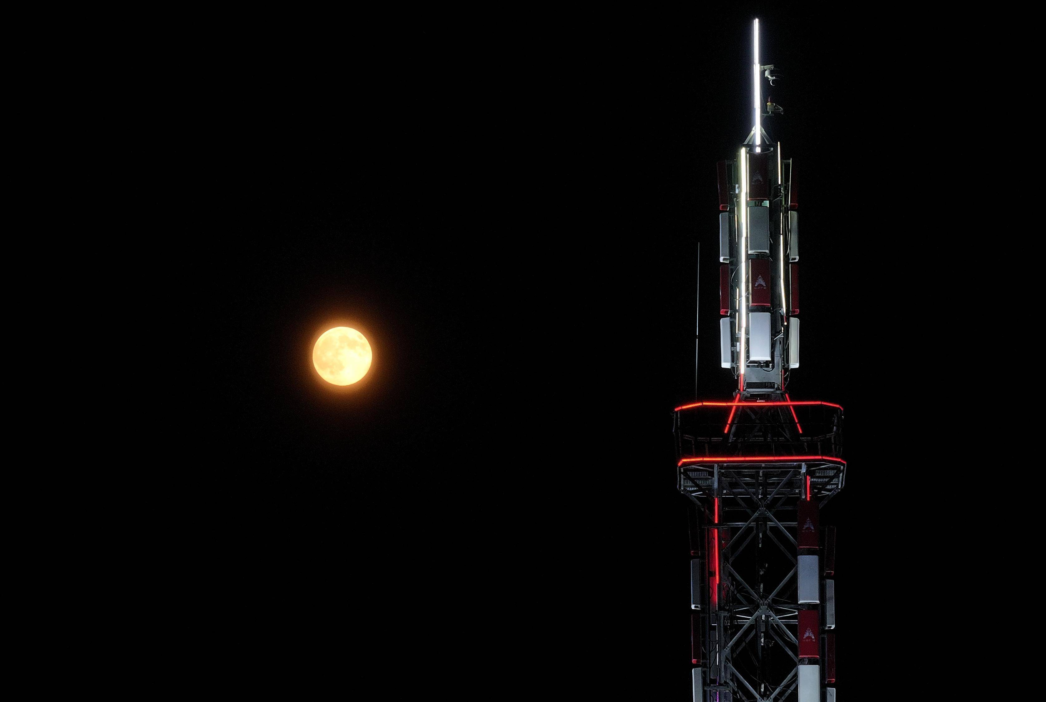 今年“个头”最大的“超级月亮”来啦#