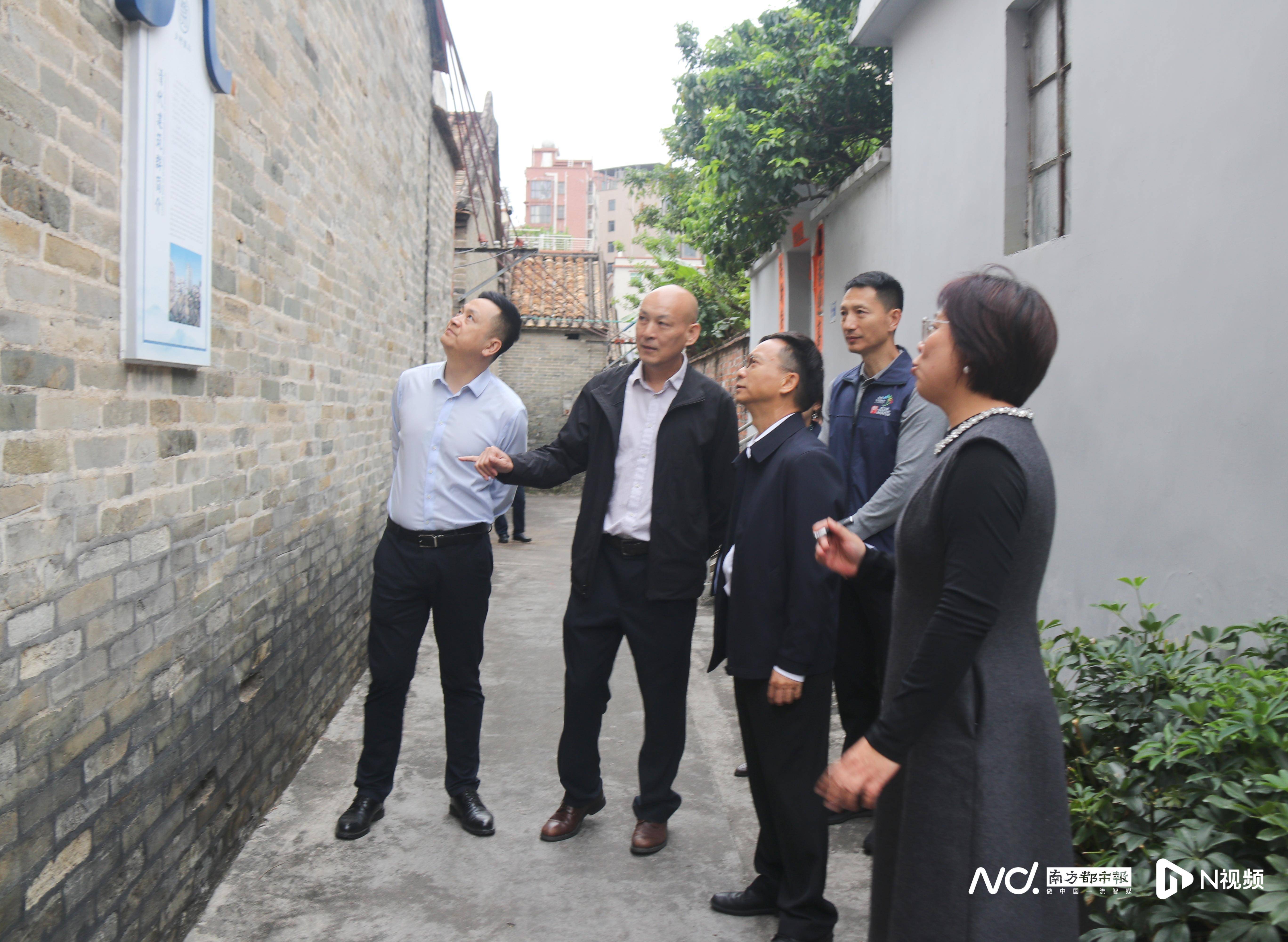 东莞市虎门镇党委书记李惠勤到虎门高铁站、大宁社区调研