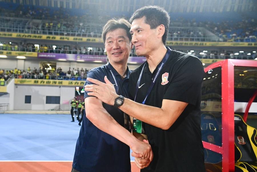 全球选聘四个月<strong></p>
<p>欧菲光股票股吧</strong>,招来只有一年执教经历的本土教练,国足新帅竟是邵佳一