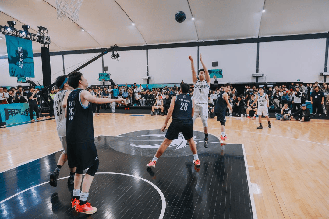 复旦、交大、同济等八大高校集结<strong></p>
<p>金发科技股票</strong>,得物App“新生杯”篮球赛首战上海