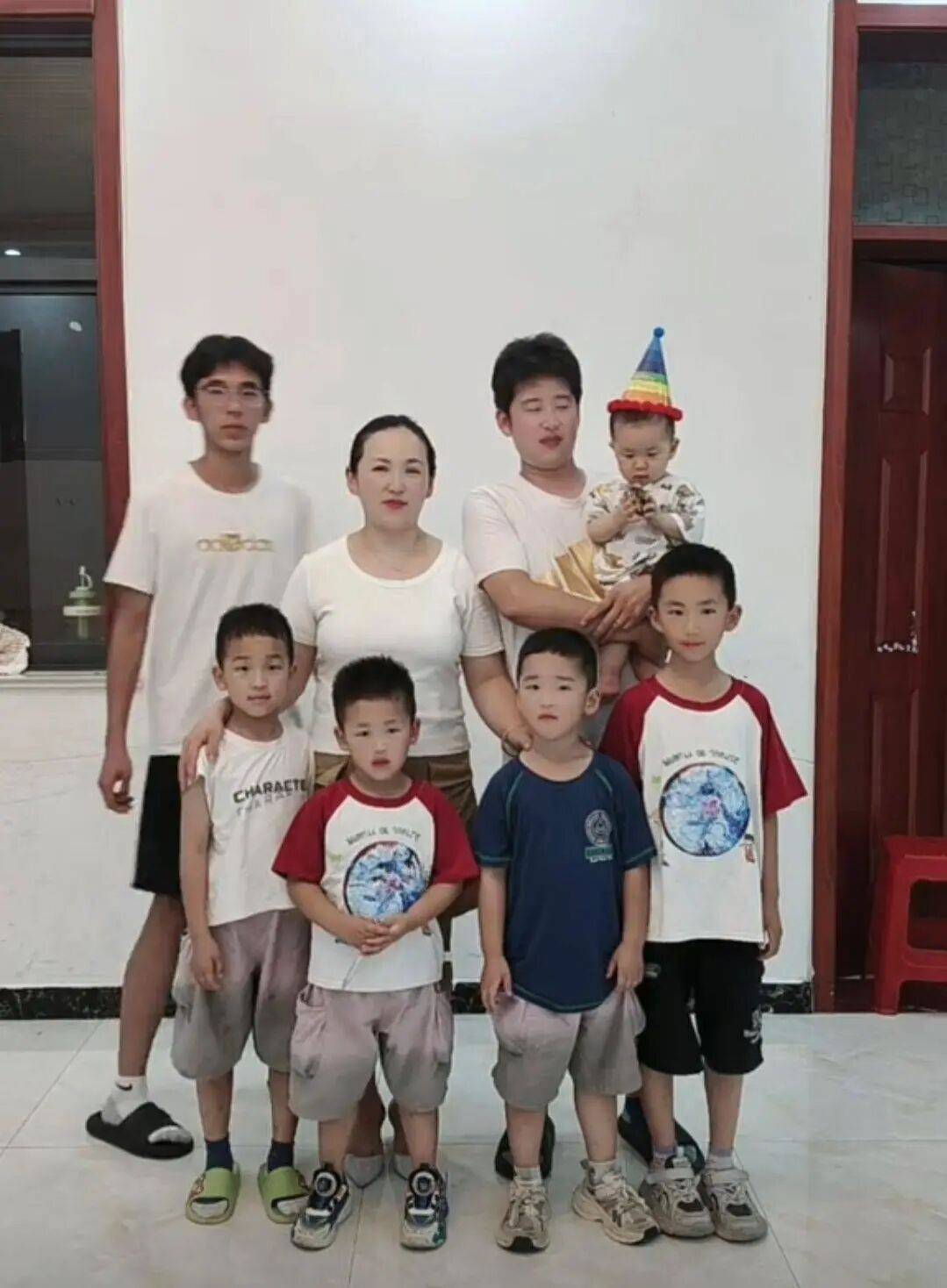 85后夫妻16年生<strong></p>
<p>金发科技股票</strong>了6个儿子:一直想生个女儿