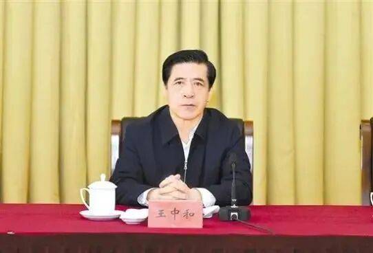 大搞权钱交易、权色交易<strong></p>
<p>广百股份股票</strong>!内蒙古自治区政协原党组副书记、副主席王中和被公诉