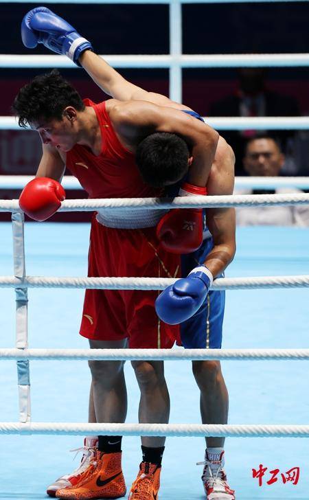 全运会拳击男子80公斤级决赛<strong></p>
<p>广百股份股票</strong>，王小保夺冠！