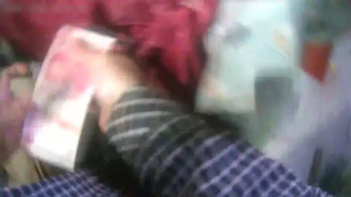 扬州一女子刷短视频惹祸:偷偷去银行取了6万现金<strong></p>
<p>股票怎么买</strong>,结果……