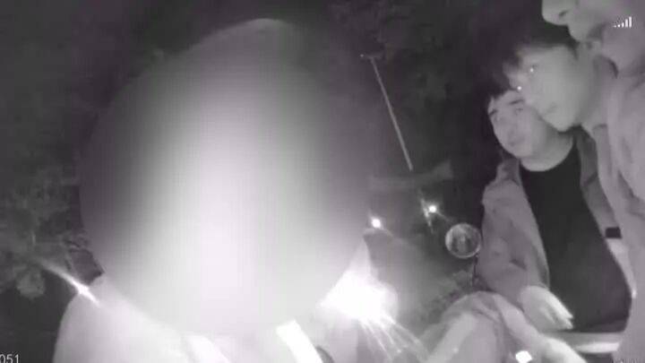 扬州一女子刷短视频惹祸:偷偷去银行取了6万现金<strong></p>
<p>股票怎么买</strong>,结果……