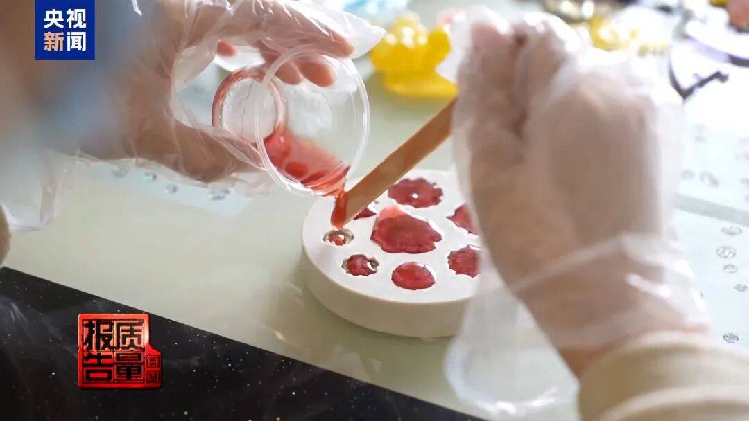 快扔掉！甲醛含量高出上限一倍多<strong></p>
<p>股票怎么买</strong>，戴防毒面具也不行！