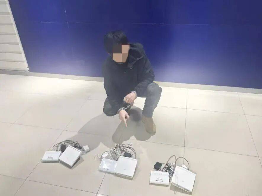 太可怕<strong></p>
<p>云天化股票</strong>!呼和浩特一酒店客房内惊现“神秘”白色可疑设备!竟然是…