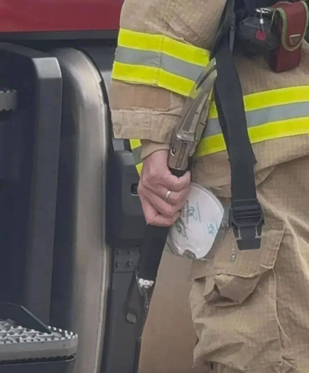 已致94人遇难<strong></p>
<p>云天化股票</strong>，李家超：望内地协助！廉政公署：或涉贪污！这一幕令人破防