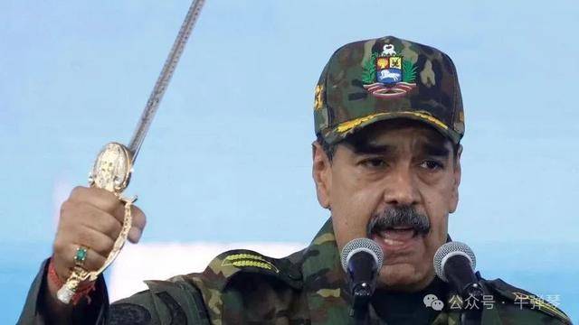 牛弹琴:全世界都在静静等待