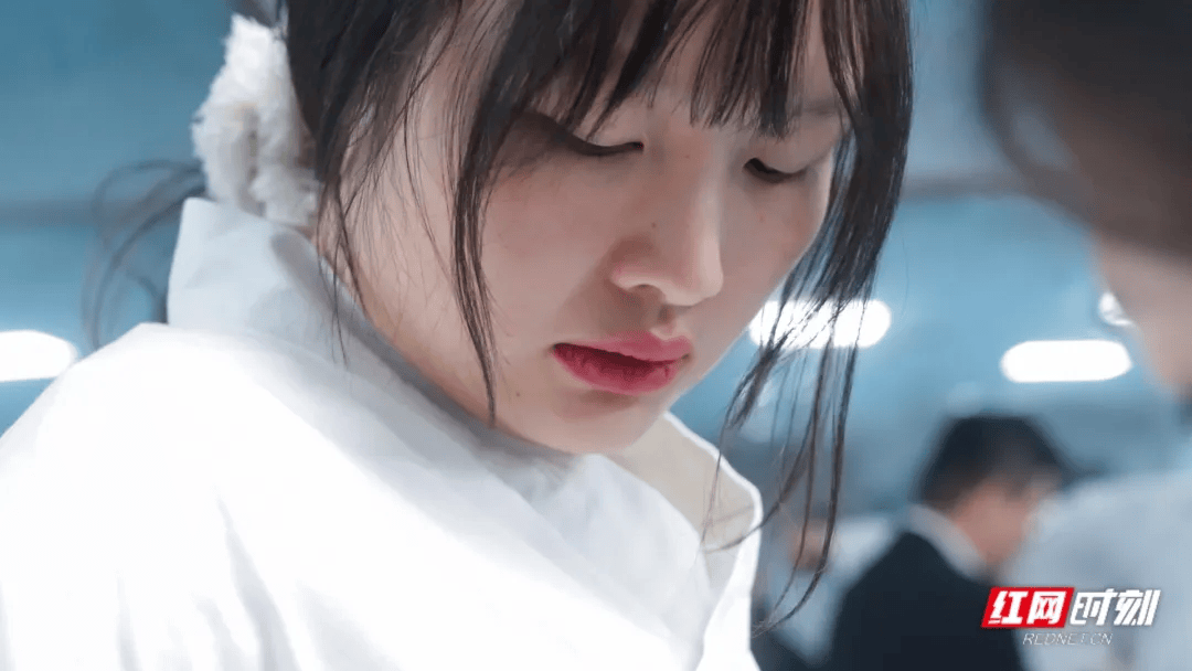 汶川地震被救起的女孩<strong></p>
<p>中国西电股票</strong>，17年后和救她的军人结婚了