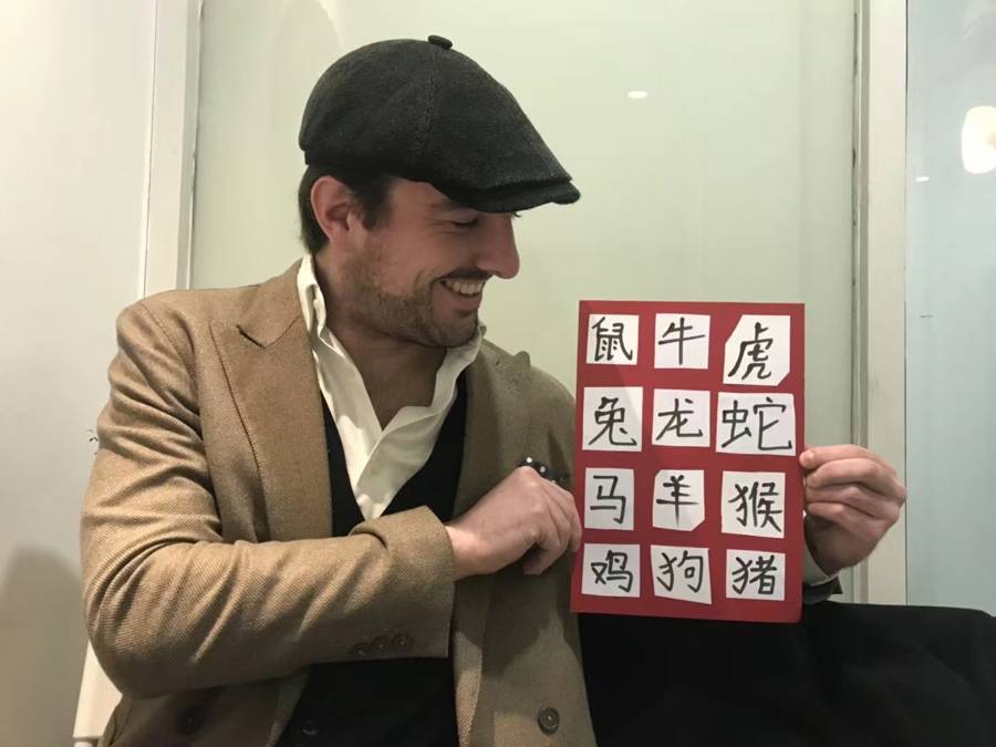 法国人在上海开店<strong></p>
<p>股票财经</strong>,只卖白色衣服竟然火了丨上海滩上洋掌柜