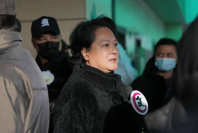 何晴之子追思：妈妈很喜欢雪<strong></p>
<p>钱江摩托股票</strong>，北京这场雪好像是为她而下