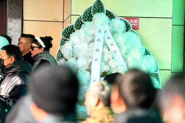 何晴之子追思：妈妈很喜欢雪<strong></p>
<p>钱江摩托股票</strong>，北京这场雪好像是为她而下