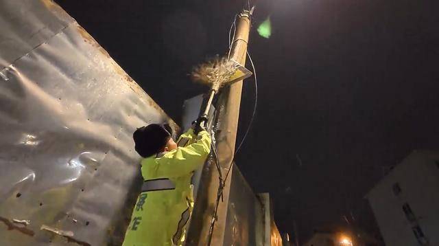 外交部发言人毛宁点赞山东德州交警<strong></p>
<p>钱江摩托股票</strong>！