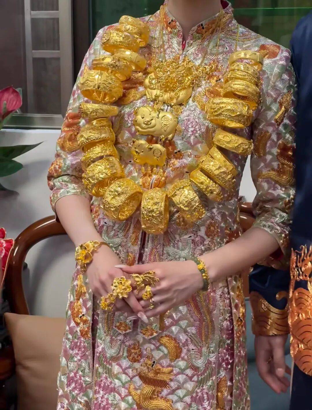 潮汕老板卖0.1克黄金<strong></p>
<p>钱江摩托股票</strong>，今年已进账62亿